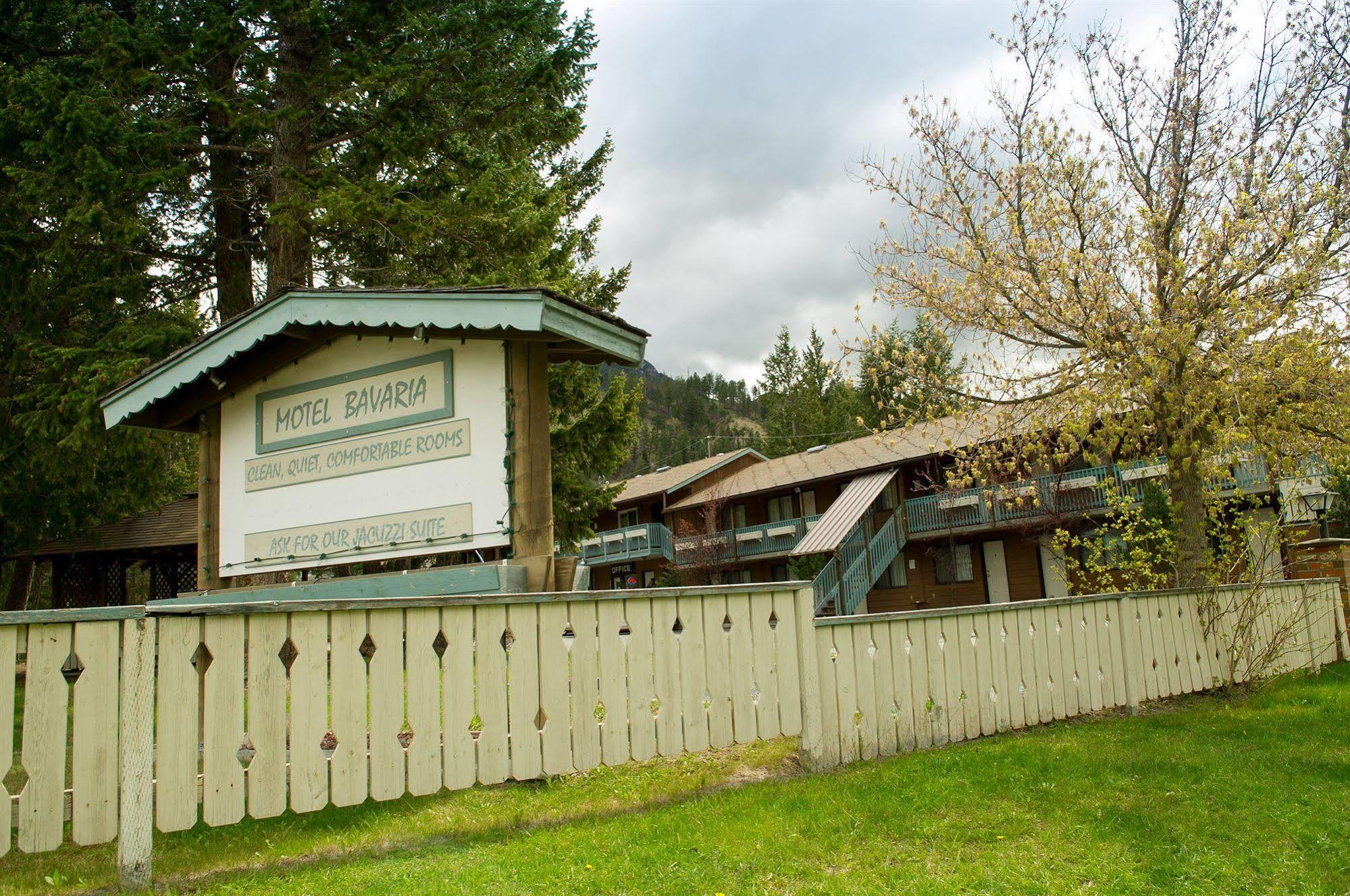 Motel Bavaria Radium Hot Springs Exteriör bild